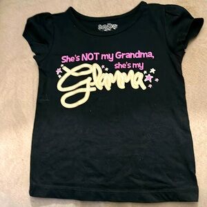 She’s Not My Grandma She’s my Glamma Toddler Short Sleeve Tee Shirt 2T